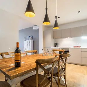 rent-top-apartments-rambla-catalunya-barcelona.topbarcelonahotels.com/
